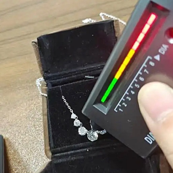 2.8ct Moissanite Necklace - Picture 6 of 6